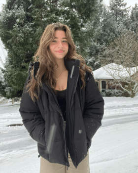 Read more about the article Mikayla Campinos age, Height, Family, Net worth, Children, Bio/wiki